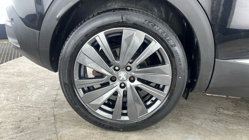Peugeot 3008 1.2 130Hp Allure White #25