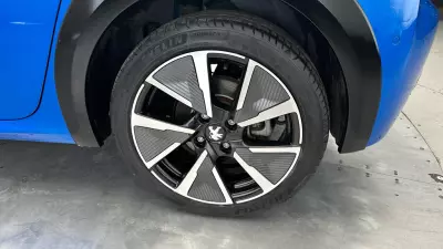 Peugeot e-208 50Kwh Gt Premium 7Kw Charger White #25