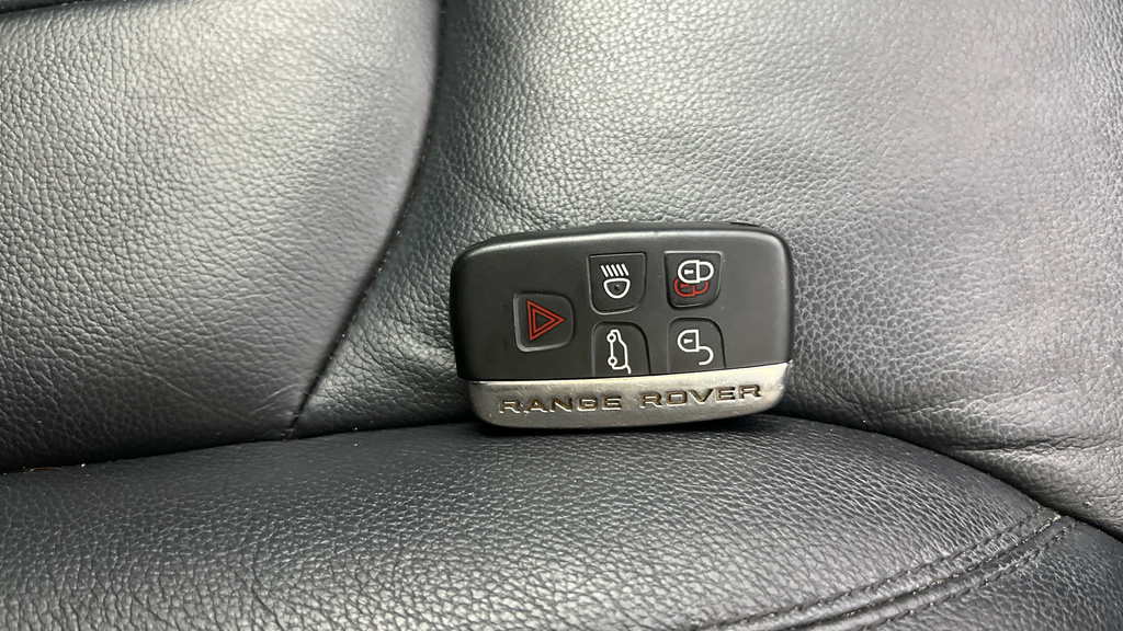 Land Rover Range Rover Evoque 2.0L 2.0 Ed4 Se Tech Suv Fwd Eur Red #34