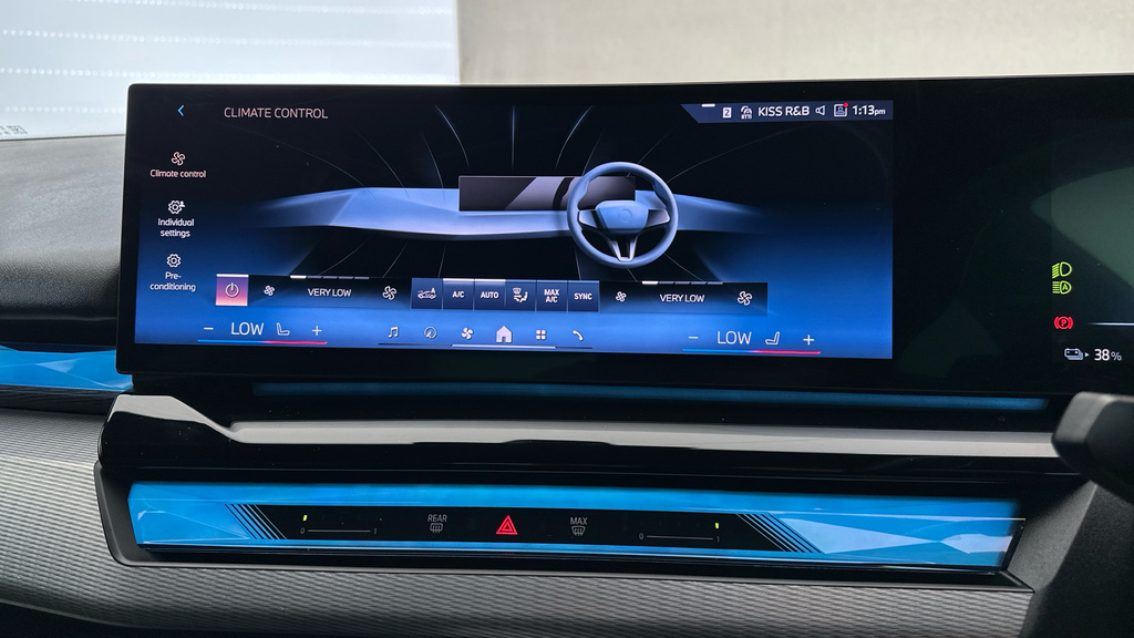 BMW i5 40 83.9Kwh M Sport Touring Edrive 11Kw Charger Blue #20