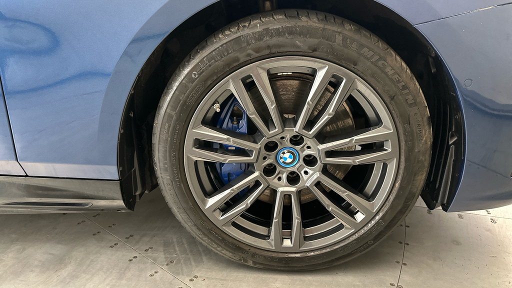 BMW i5 40 83.9Kwh M Sport Touring Edrive 11Kw Charger Blue #28