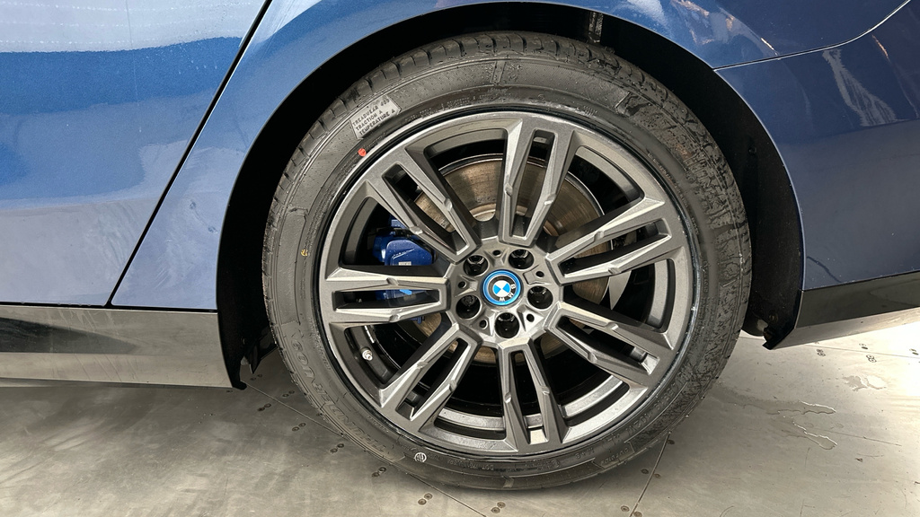 BMW i5 40 83.9Kwh M Sport Touring Edrive 11Kw Charger Blue #26