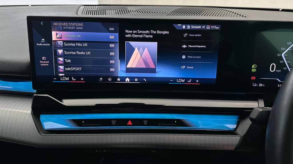 BMW i5 40 83.9Kwh M Sport Touring Edrive 11Kw Charger Blue #17