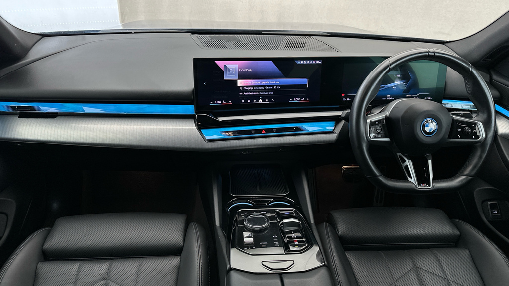BMW i5 40 83.9Kwh M Sport Touring Edrive 11Kw Charger Blue #15