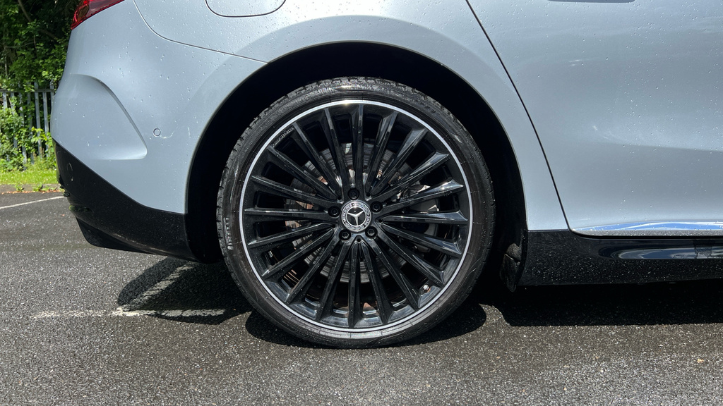 Mercedes-Benz EQE 350 215Kw Amg Line Edition 96Kwh Black #25