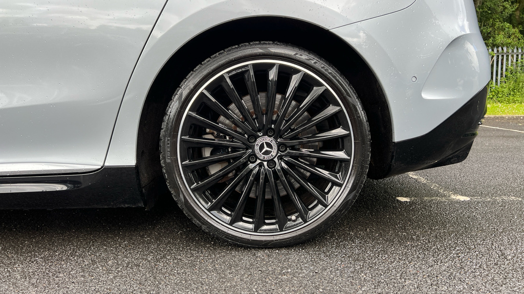 Mercedes-Benz EQE 350 215Kw Amg Line Edition 96Kwh Black #24