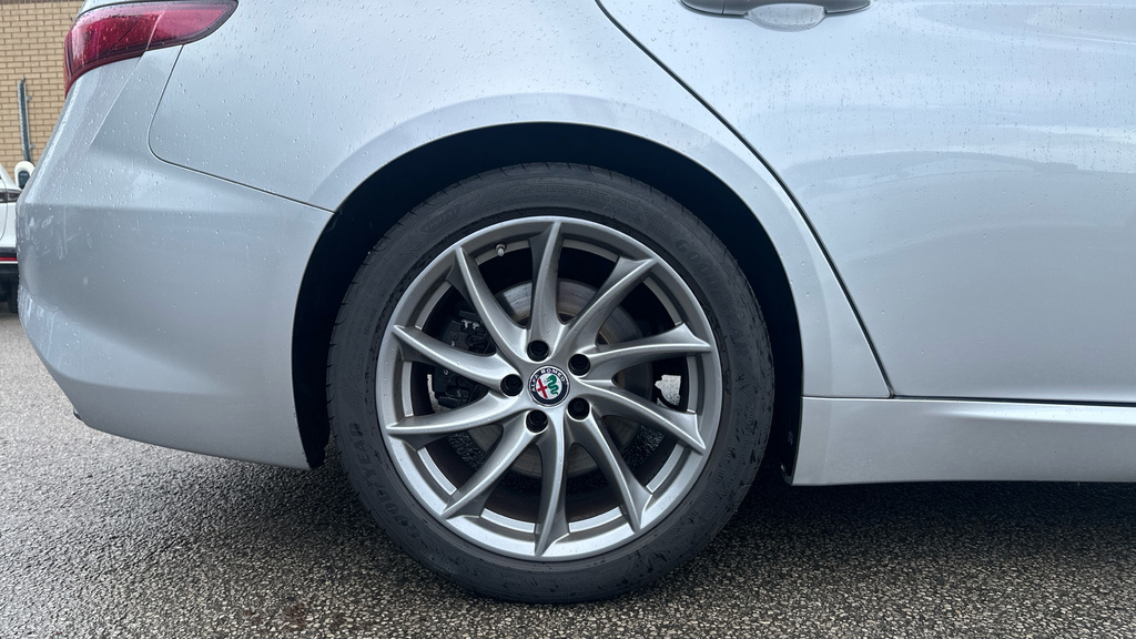 Alfa Romeo Giulia 2.9 V6 Bi-turbo Quadrifoglio Saloon Aut Black #25