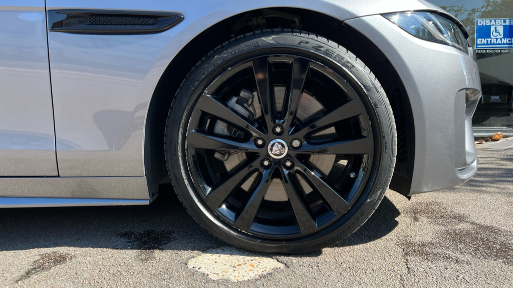 Jaguar XE R-dynamic S Blue #28