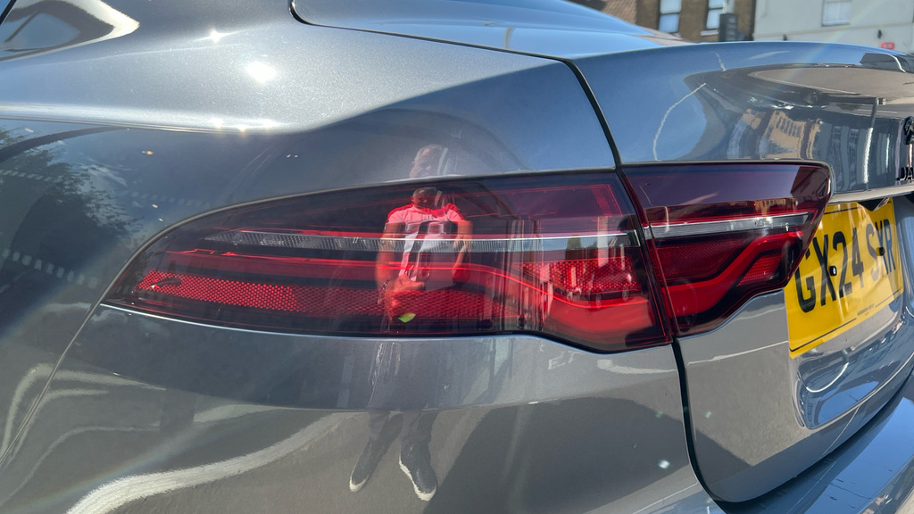 Jaguar XE R-dynamic S Blue #38