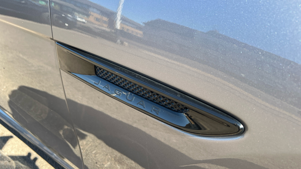 Jaguar XE R-dynamic S Blue #41