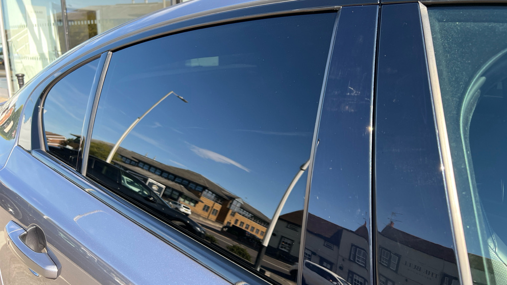 Jaguar XE R-dynamic S Blue #5