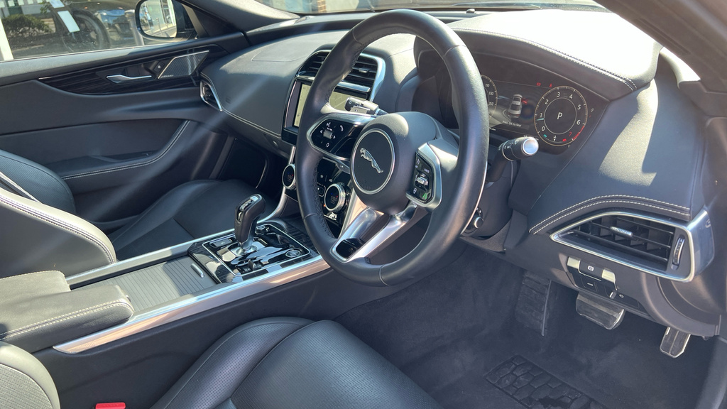 Jaguar XE R-dynamic S Blue #13