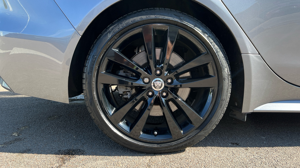 Jaguar XE R-dynamic S Blue #27