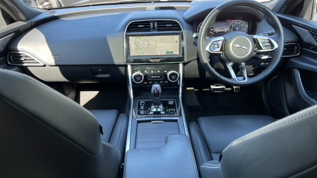 Jaguar XE R-dynamic S Blue #16