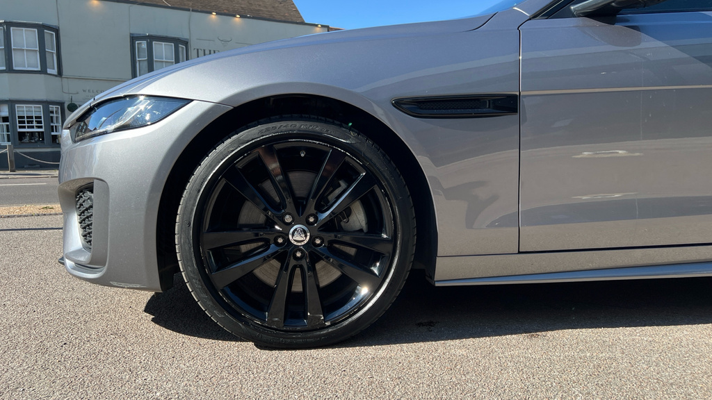 Jaguar XE R-dynamic S Blue #26