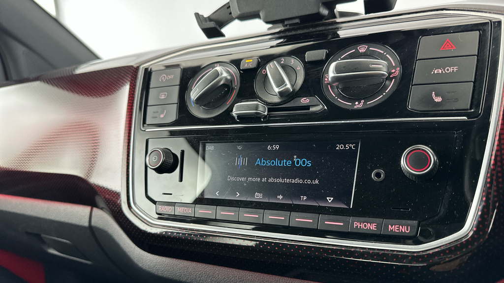 Volkswagen Up 1.0 Tsi 115 Gti Beats Sound Cruise Park Pack Black #18