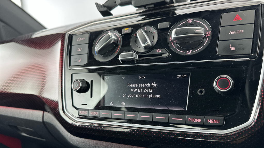 Volkswagen Up 1.0 Tsi 115 Gti Beats Sound Cruise Park Pack Black #19