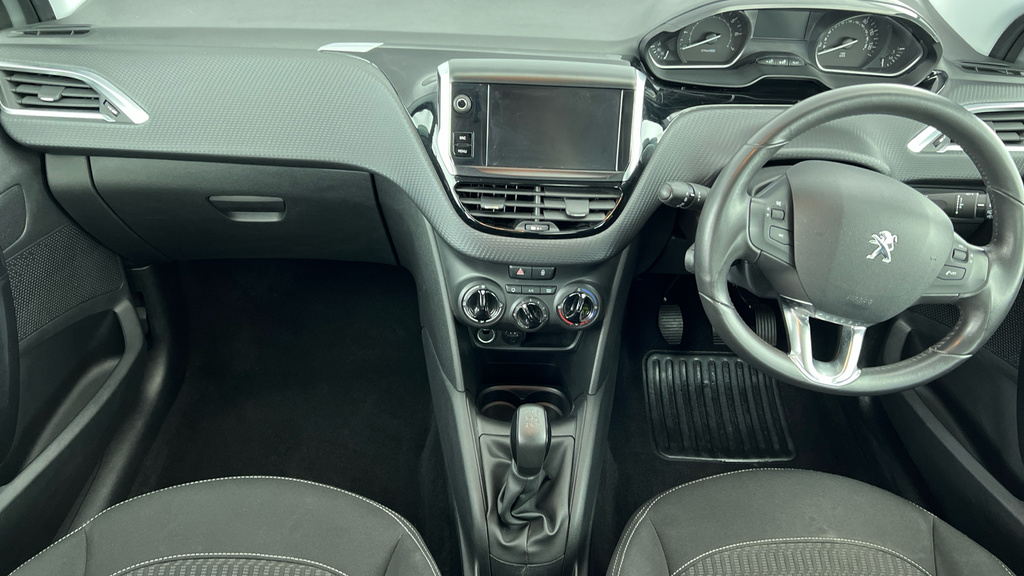 Peugeot 208 1.2L Signature White #13