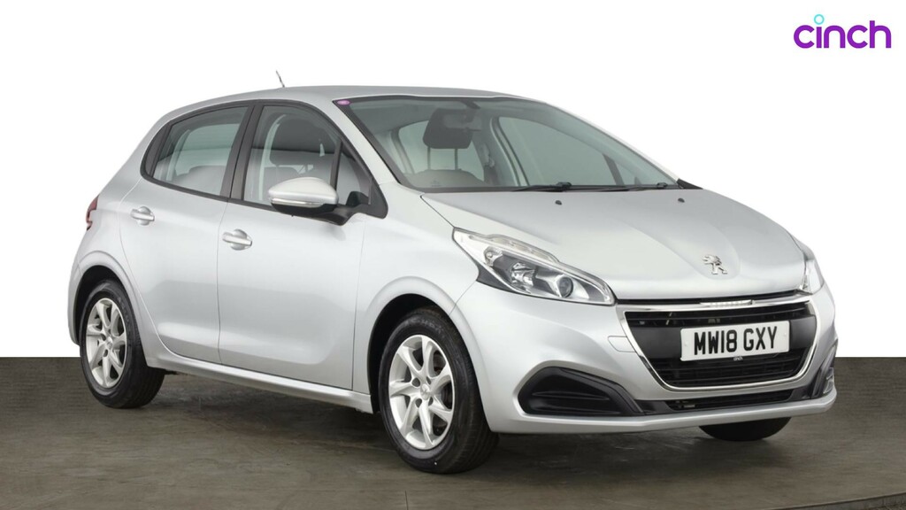 Peugeot 208 1.2L Signature White #1