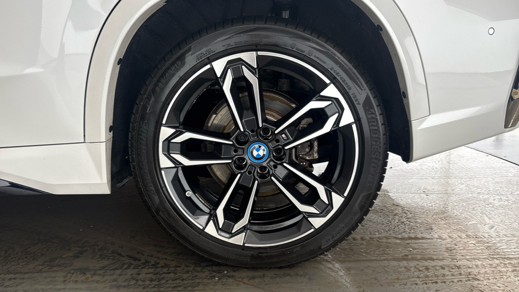 BMW iX1 30 66.5Kwh M Sport Xdrive 11Kw Charger #21