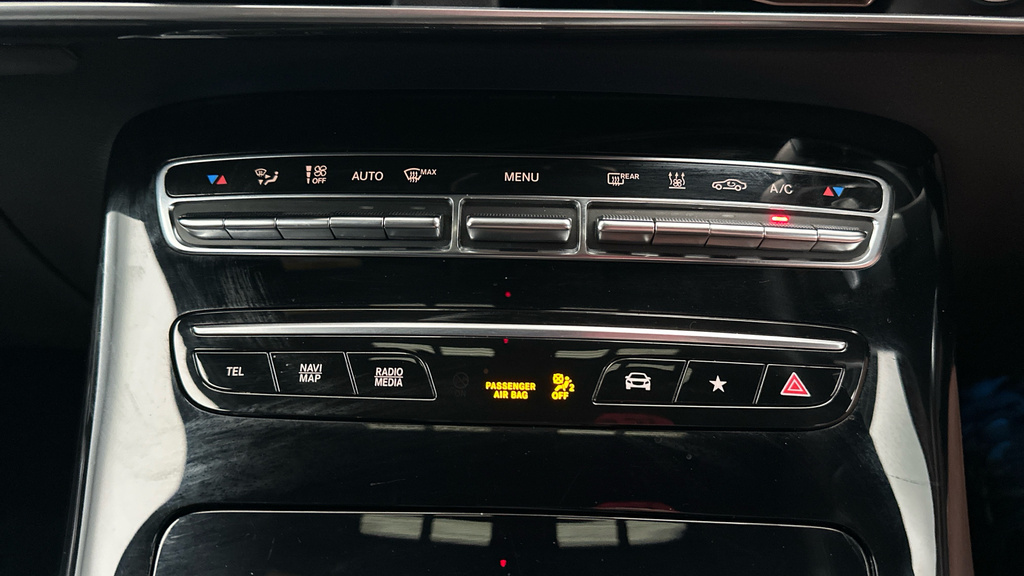 Mercedes-Benz EQC Eqc 400 300Kw Amg Line Premium Plus 80Kwh Black #16