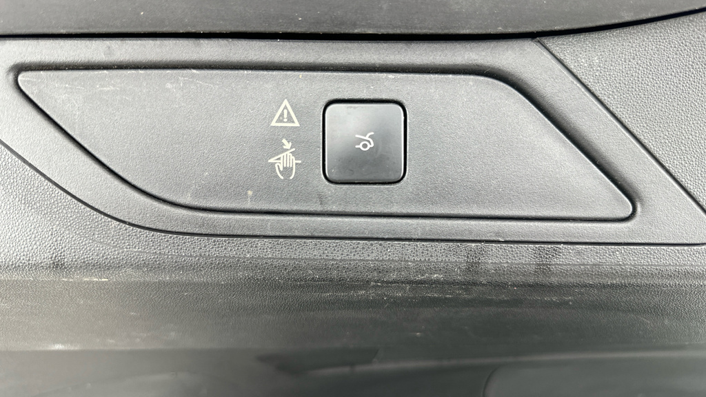 Citroen Grand C4 Picasso Picasso 1.6 Bluehdi White #4