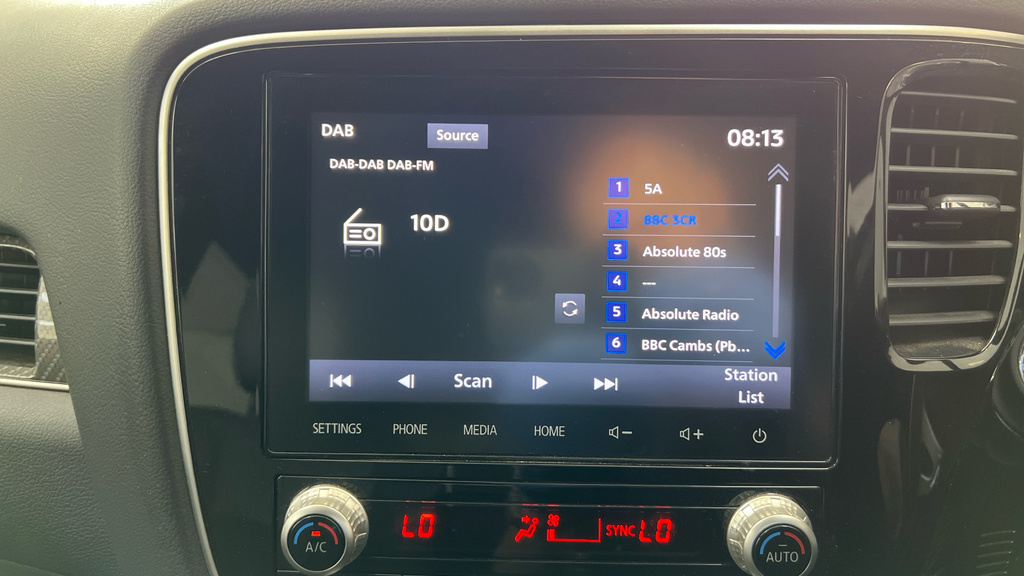 Mitsubishi Outlander 2.4H Twinmotor 13.8Kwh Verve Suv Plug-i White #17