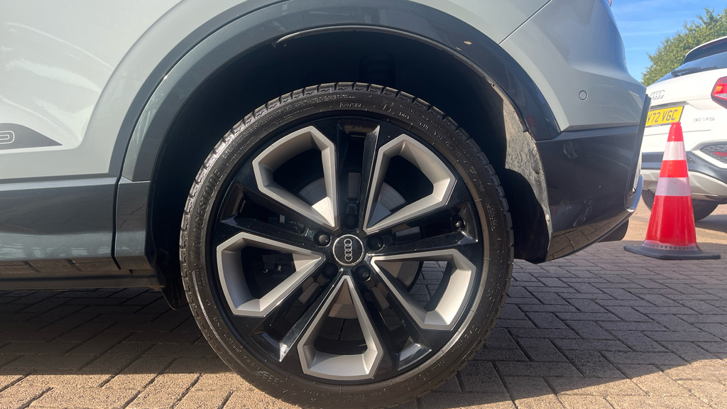 Audi SQ2 Petrol Grey #19