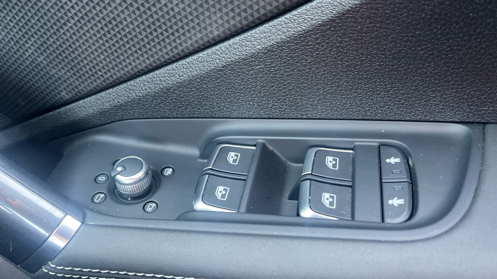 Audi SQ2 Petrol Grey #31