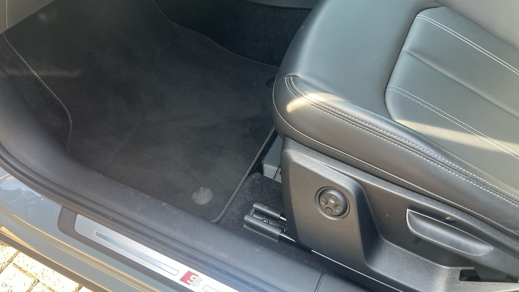 Audi SQ2 Petrol Grey #44