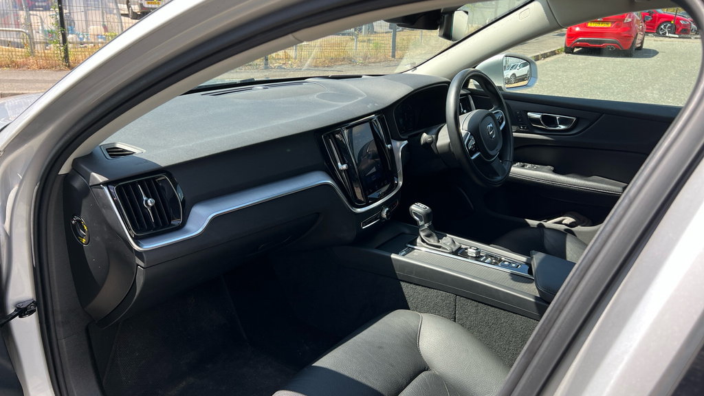 Volvo V60 Volvo Sportswagon 2.0 T5 Momentum Pro Grey #10