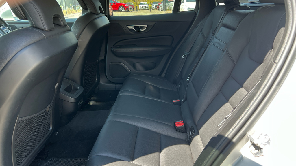 Volvo V60 Volvo Sportswagon 2.0 T5 Momentum Pro Grey #17