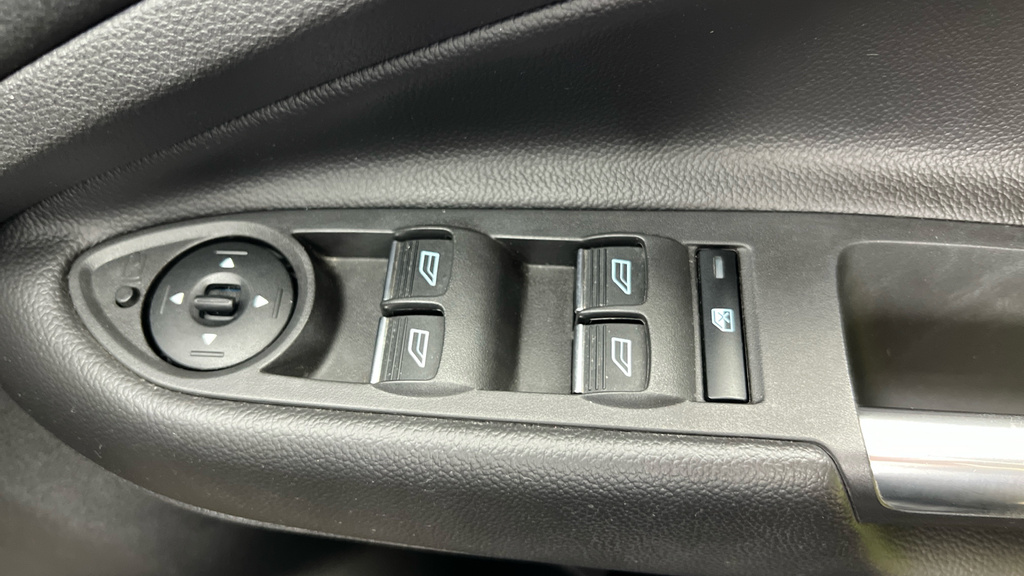 Ford Kuga 1.5 Ecoboost 120 Zetec 2Wd- Privacy Glass, Voi White #12