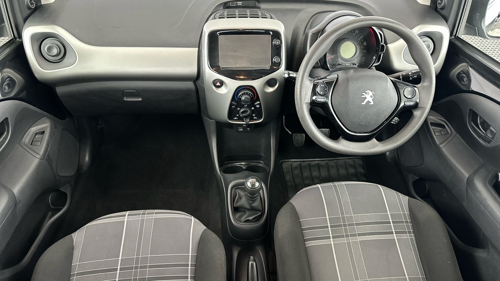 Peugeot 108 2017 1.0 Allure Hatchback 2 Tronic Euro White #11
