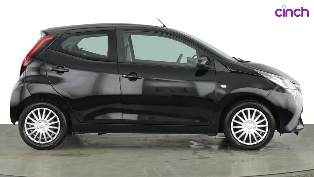 Toyota Aygo X 1.0 Vvt-i X-trend Euro 6 Silver #2