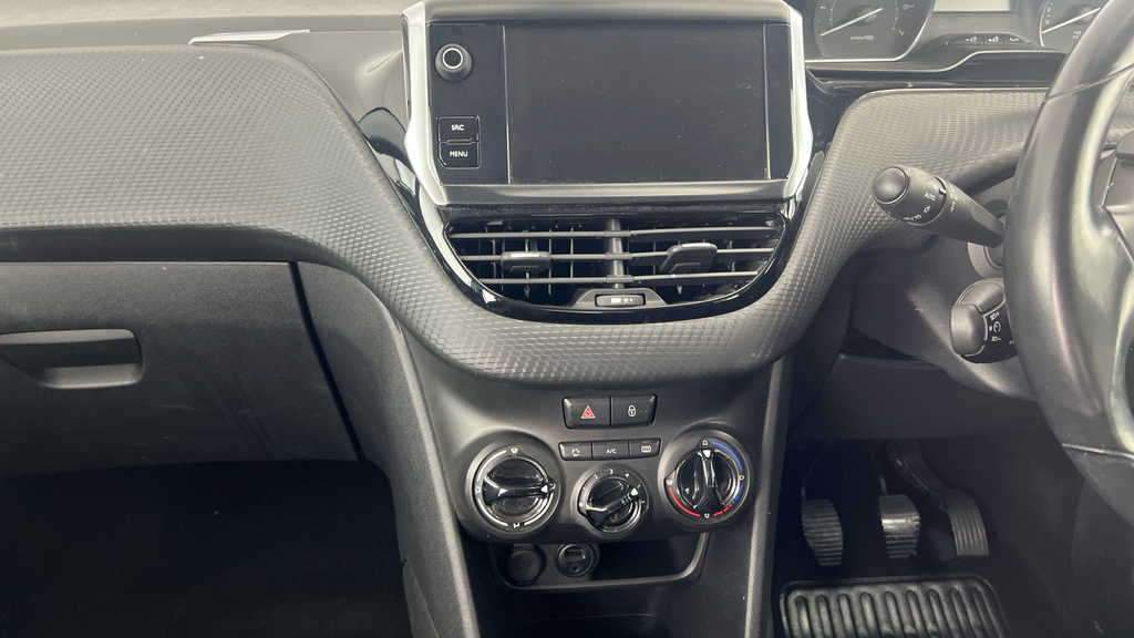 Peugeot 208 1.2 Ss Signature 82 Bhp White #20