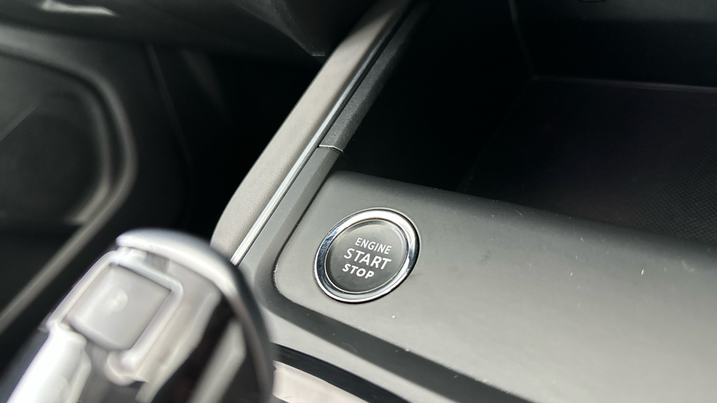 Citroen C5 Aircross 1.6 Plug-in Hybrid 225 Shine Plus E-eat8 White #16