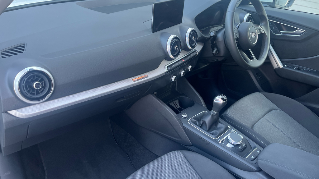 Audi Q2 Sport 35 Tfsi 150 Ps S Tronic Comfort And Sound P Black #10