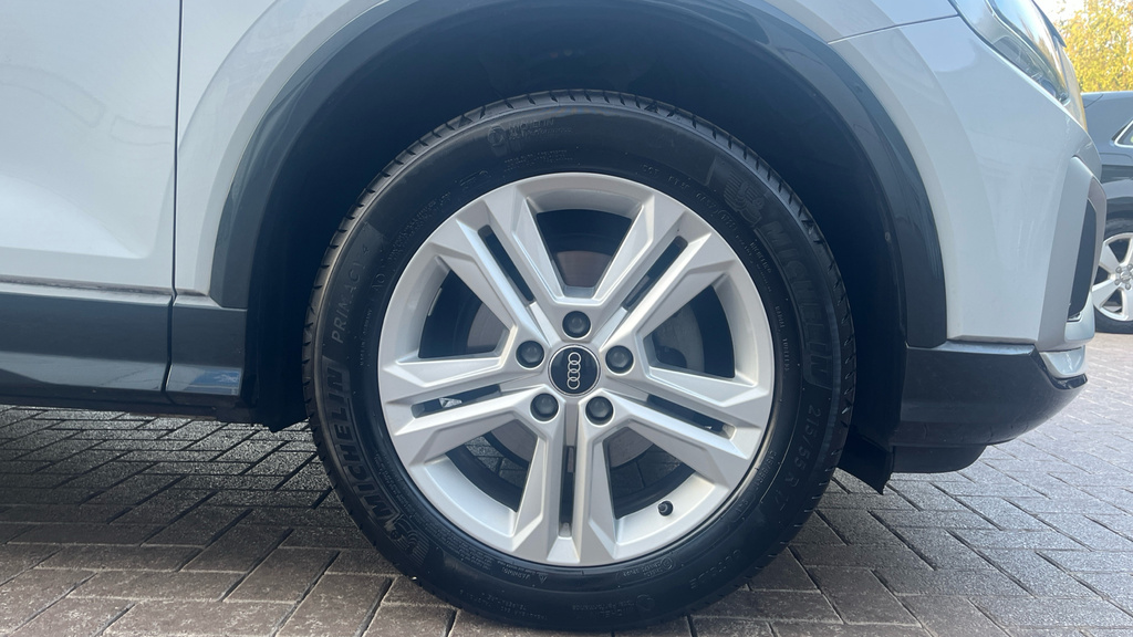 Audi Q2 Sport 35 Tfsi 150 Ps S Tronic Comfort And Sound P Black #17