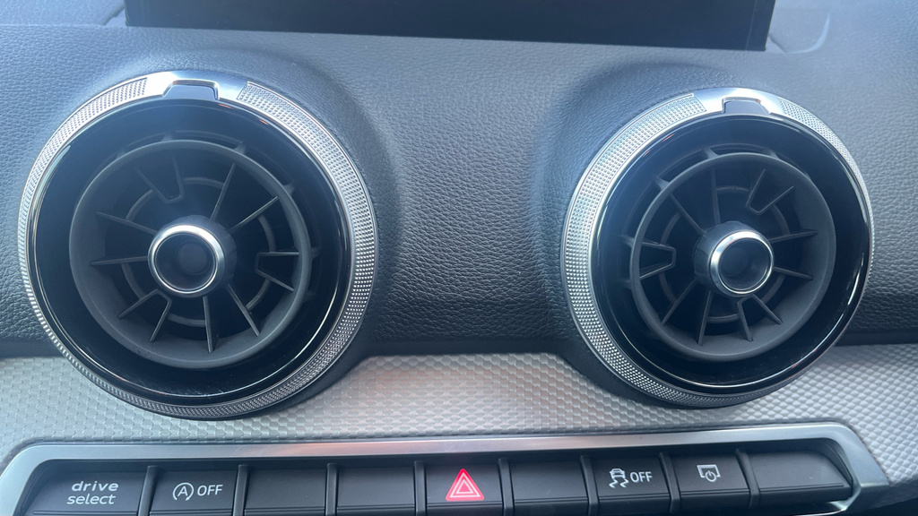 Audi Q2 Sport 35 Tfsi 150 Ps S Tronic Comfort And Sound P Black #23