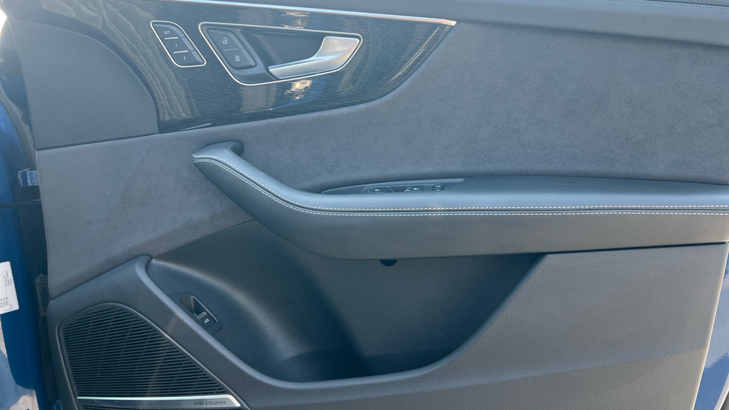 Audi Q8 S Line Black #36