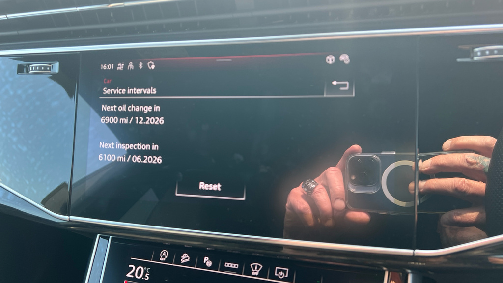Audi Q8 S Line Black #27