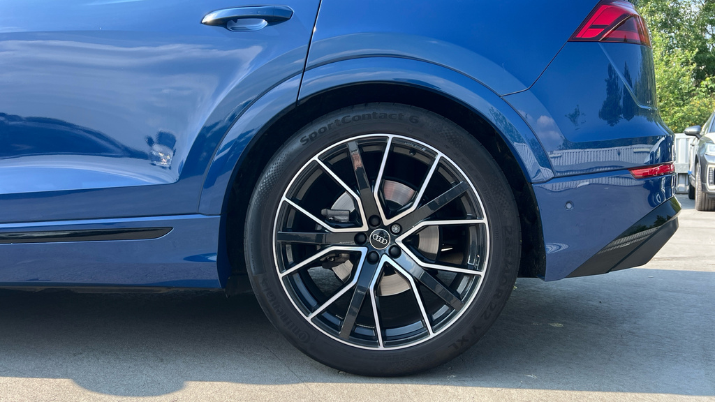 Audi Q8 S Line Black #24
