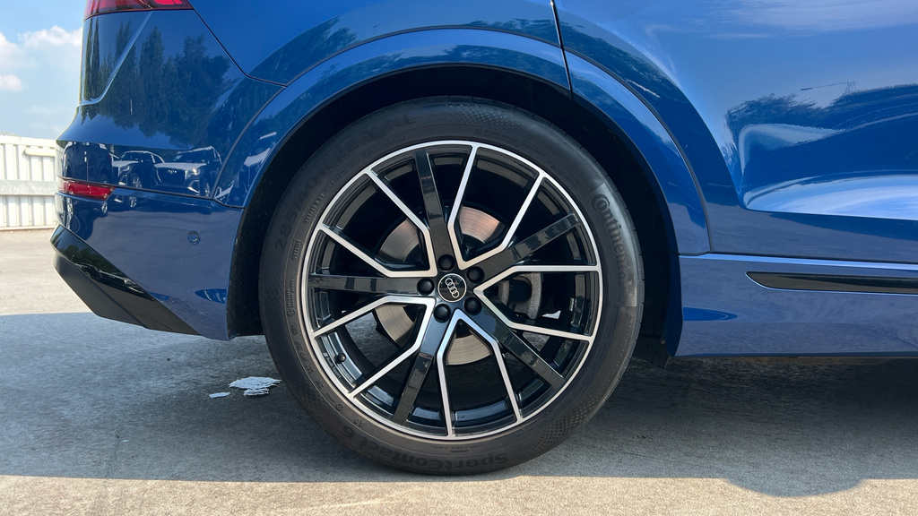 Audi Q8 S Line Black #25