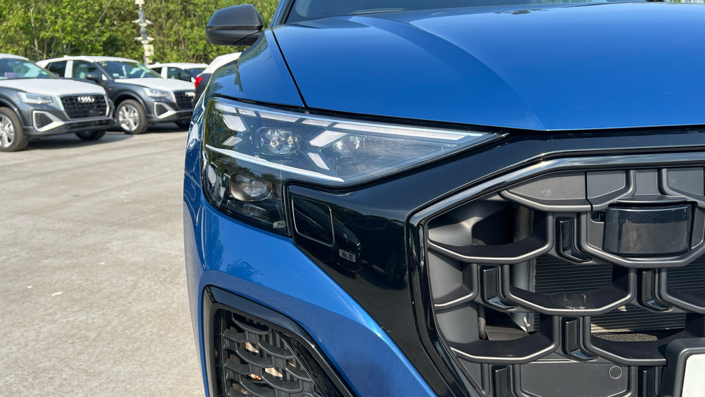 Audi Q8 S Line Black #42