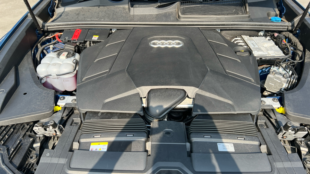 Audi Q8 S Line Black #21