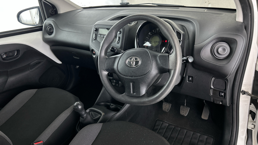 Toyota Aygo X 1.0 Vvt-i X-trend Euro 6 Red #9