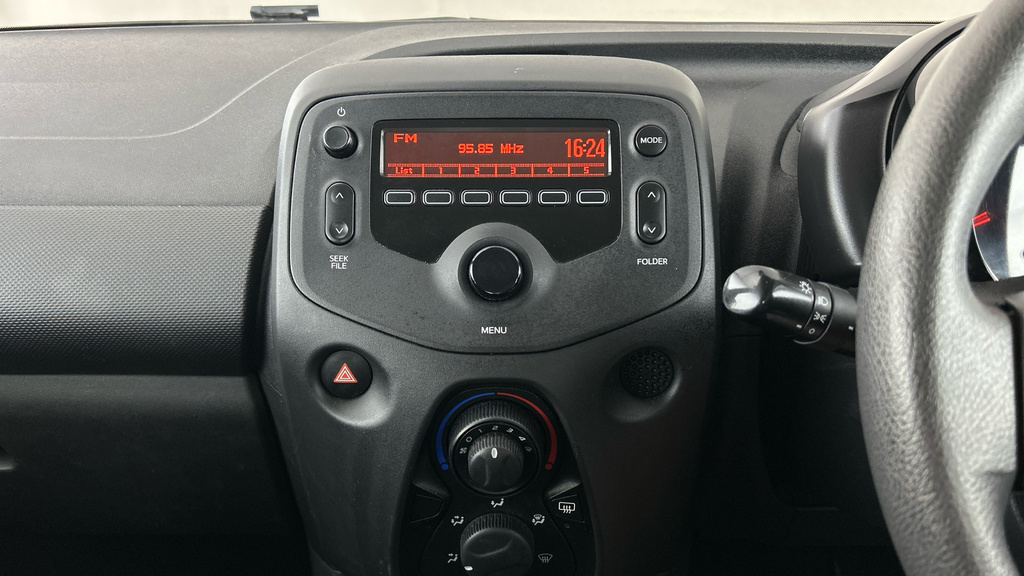 Toyota Aygo X 1.0 Vvt-i X-trend Euro 6 Red #12