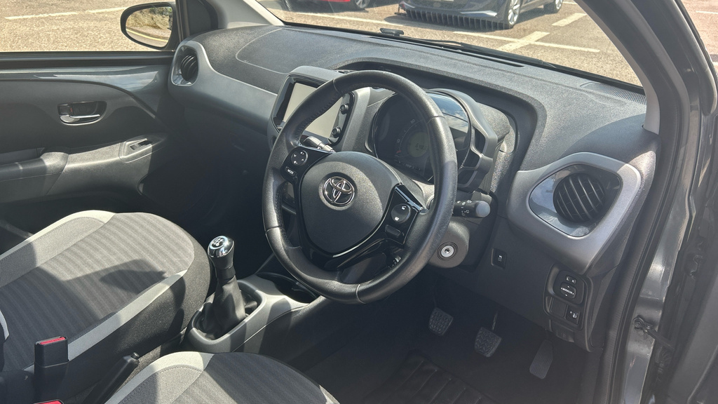 Toyota Aygo X 1.0 Vvt-i X-plore Euro 6 Grey #9