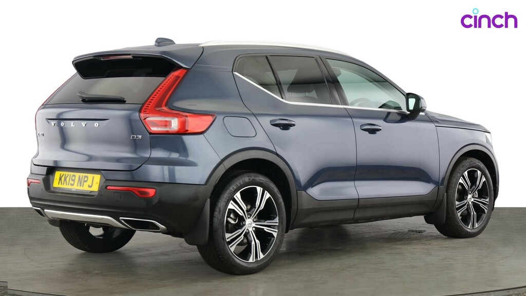 Volvo XC40 2.0 T4 Momentum Pro Awd Geartronic - Suv 5 Sea White #3